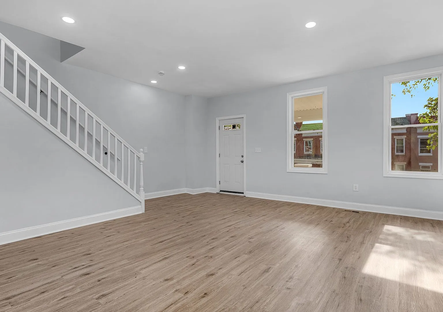 Newly renovated 3 bed and 1.5 bathroom in Allendale Neighborhood of Baltimore — Photo 4