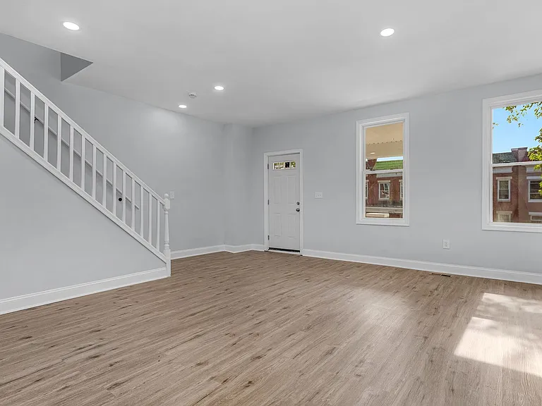 510 N Edgewood St — Photo 4