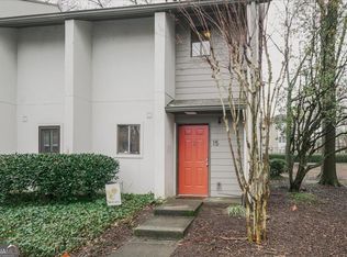15 Finch Trl, Atlanta, GA 30308