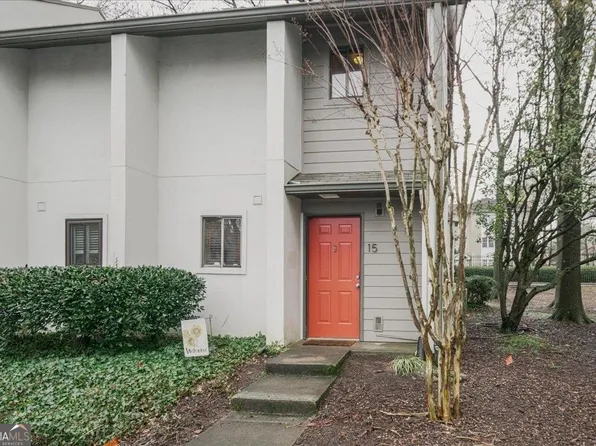 15 Finch Trl, Atlanta, GA 30308