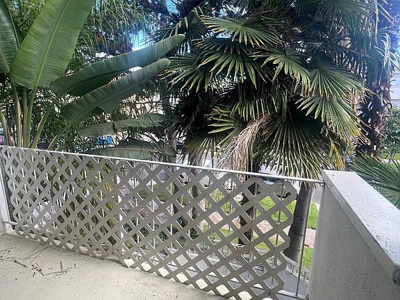 4th image of 1901 S Bentley Ave #202