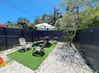 610 NW 111th St #1, Miami, FL 33168