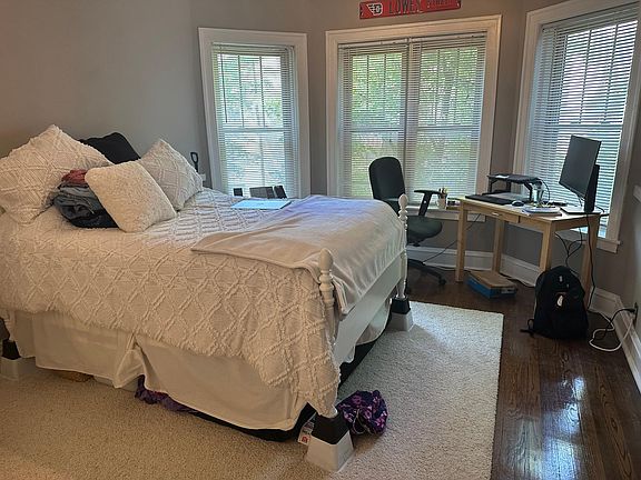 2nd image of 3505 N Pine Grove Ave APT 2S