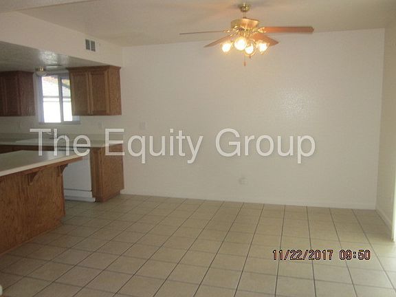 4th image of 3249 E Noble Ave