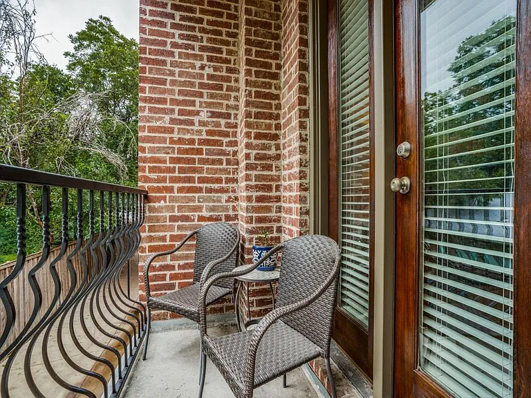 2606 N Henderson Ave #D — Photo 15
