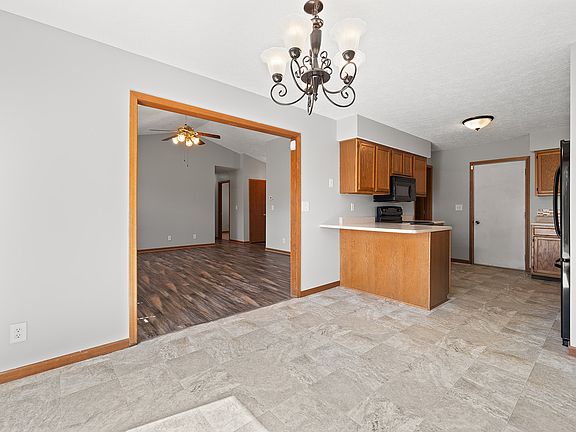 5th image of 5019 Goldersgreen Dr