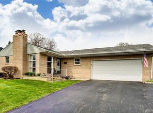 1733 S Brookhollow Dr, Springfield, OH