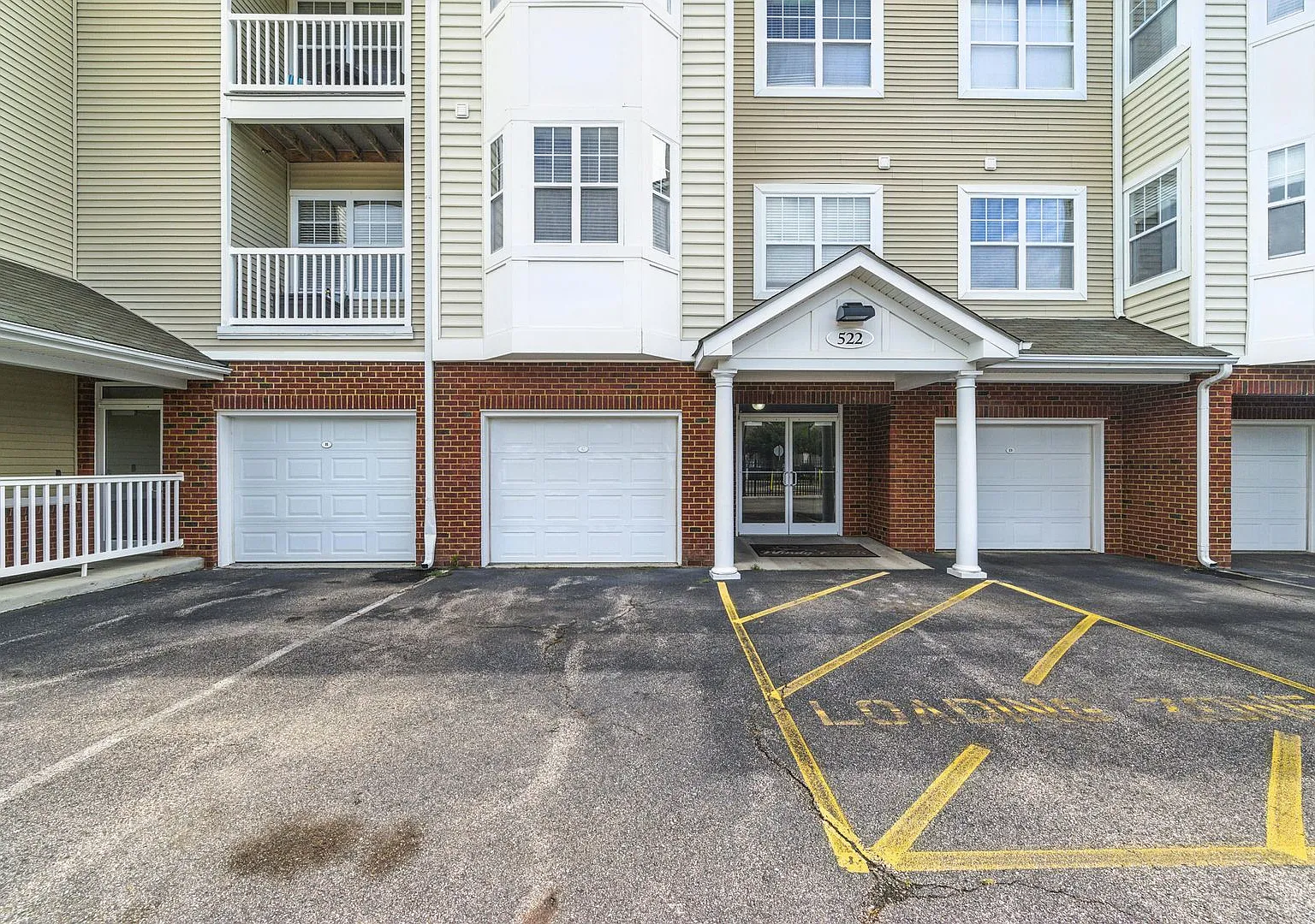 3 bed, 2.0 bath, 1430 sqft, $2,150 — Photo 1