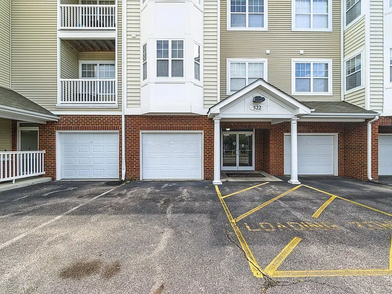 522 Knolls Dr #306 — Photo 1