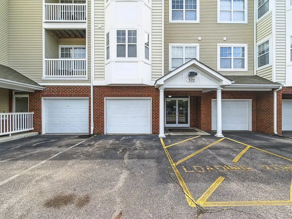522 Knolls Dr #306