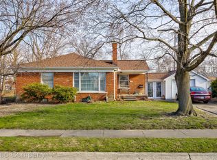 438 W Morehouse Ave, Hazel Park, MI 48030