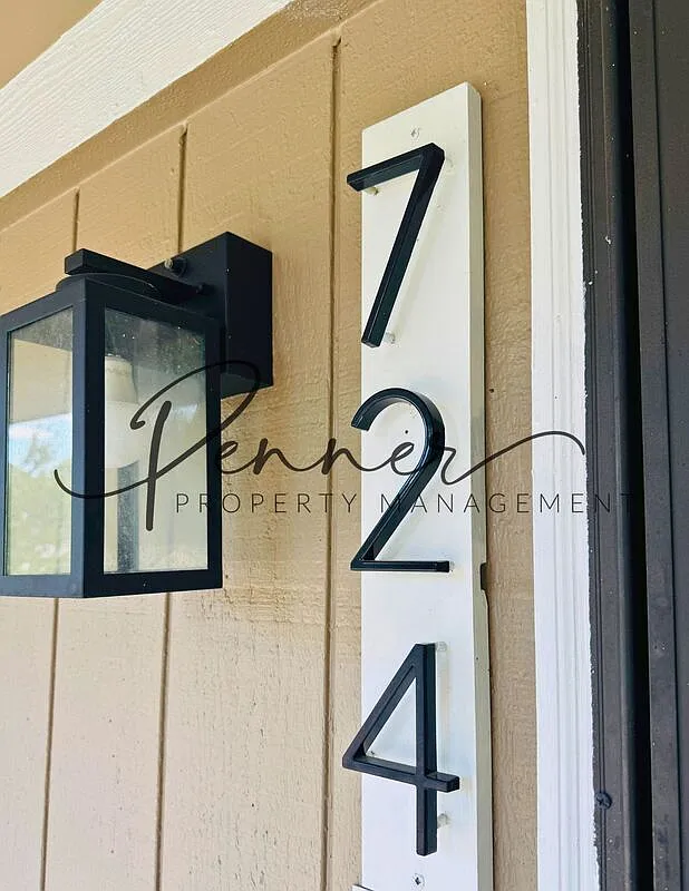 3 bed, 2.0 bath, 1711 sqft, $1,995 — Photo 3