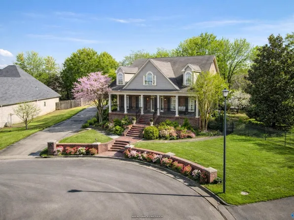 2034 Stratford Ct SE, Decatur, AL 35601