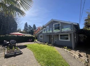 12272 Agar St, Surrey, BC V4A 3C2