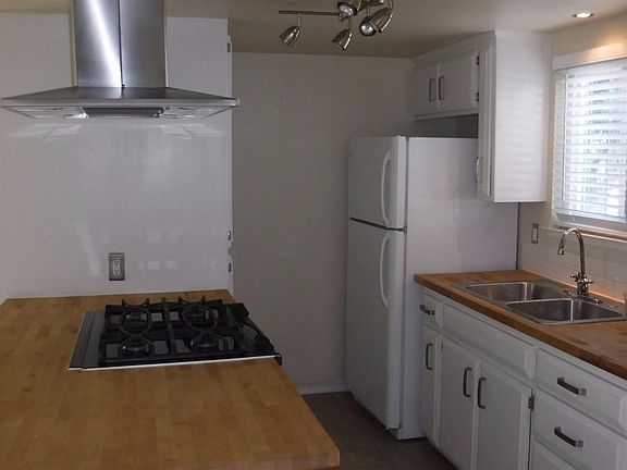 5th image of 5614 Hillsdale Blvd APT B