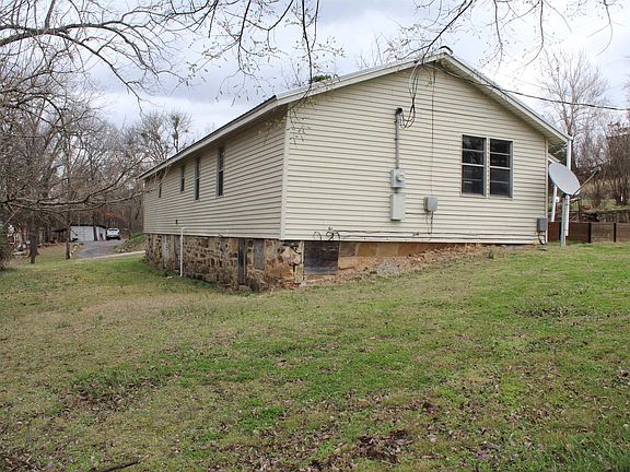 4th image of 400 Canaan Rd