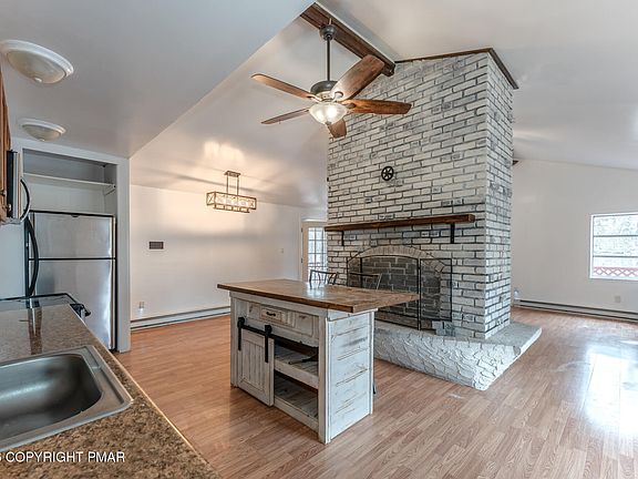 5th image of 484 Mallard Ln