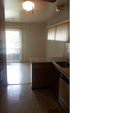 3rd image of 4422 Carter Ave
