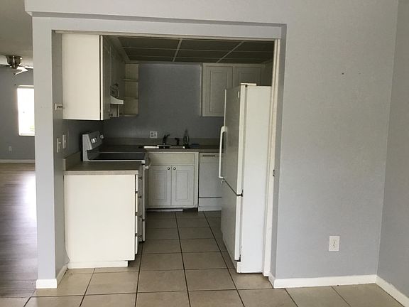 4th image of 4545 Overlook Dr NE