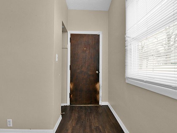5th image of 289 N 14th St