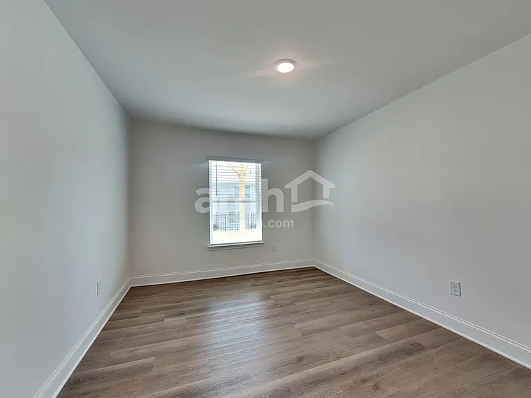 1634 Soapstone Rd — Photo 16