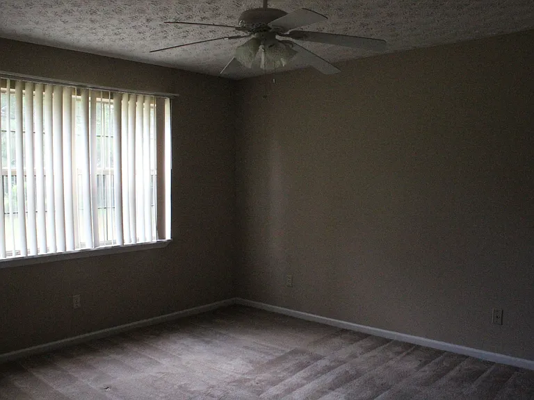 69 Pamela Dr — Photo 15