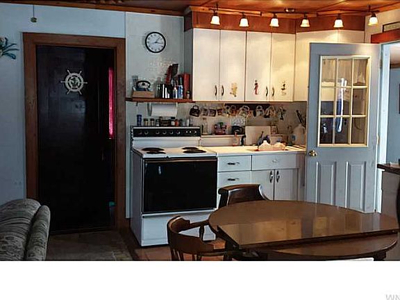 4th image of 6688 Lakeshore Dr
