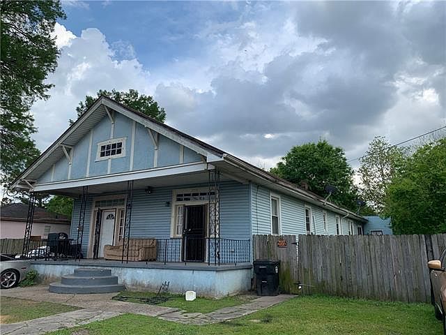 1st image of 2716 Gladiolus St