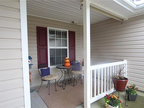 2nd image of 114 Cedar Glen Dr