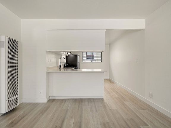 3rd image of 544-550 S 6th St #9