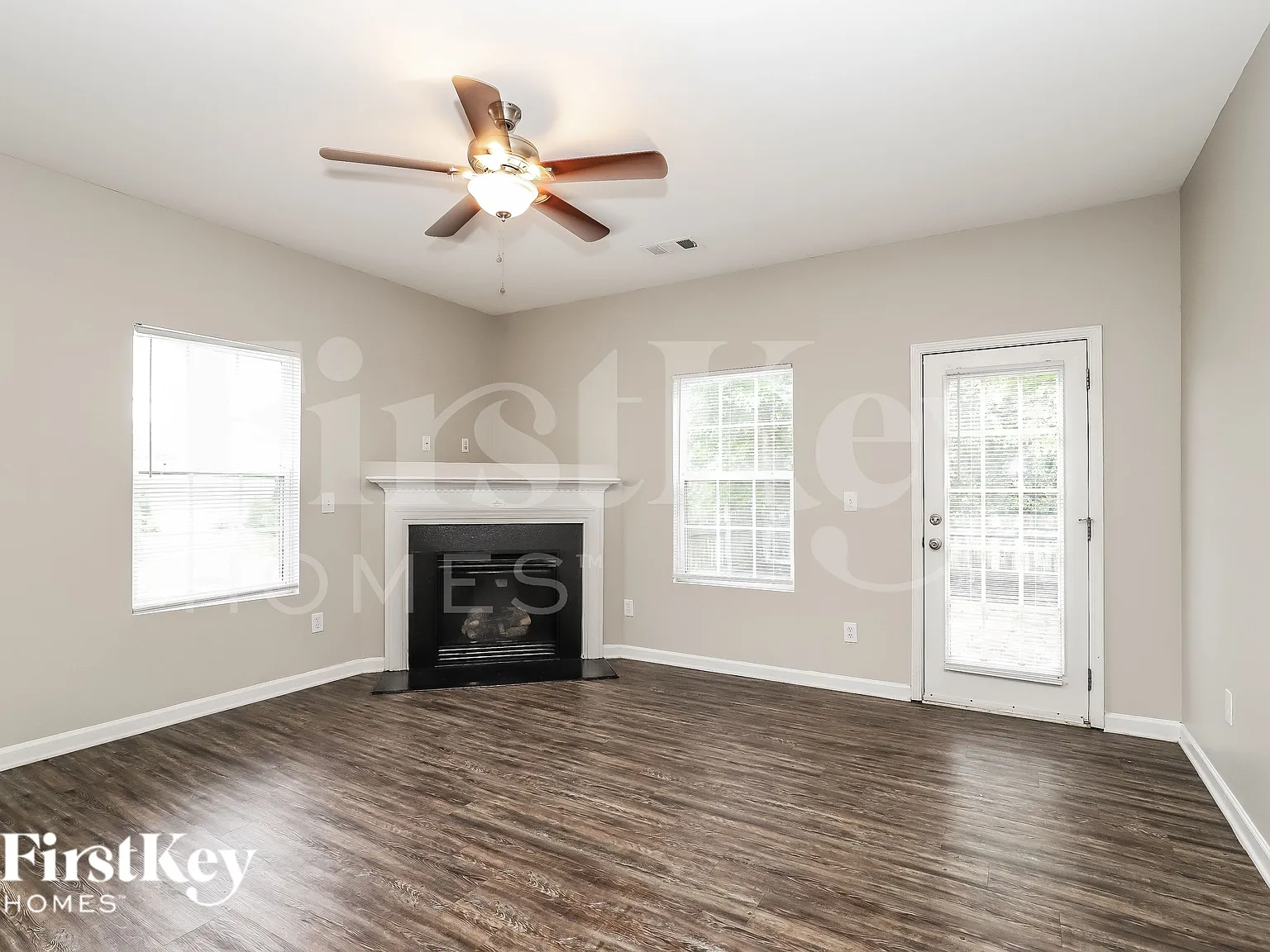 5 bed, 2.5 bath, 2690 sqft, $2,055 — Photo 4