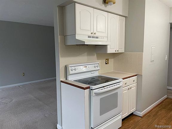 5th image of 32815 Fargo St #101