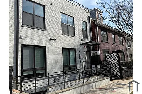 1806 D St NE #1 Photo 1