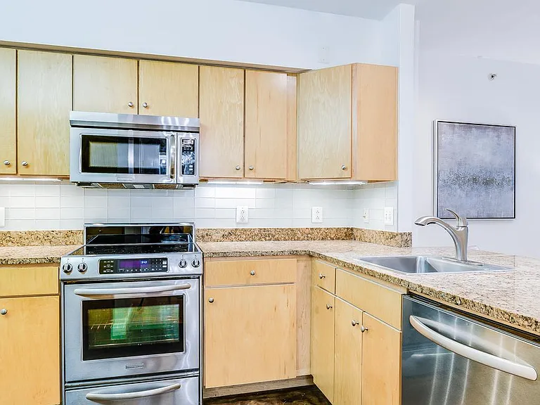 631 D St NW #330 — Photo 10