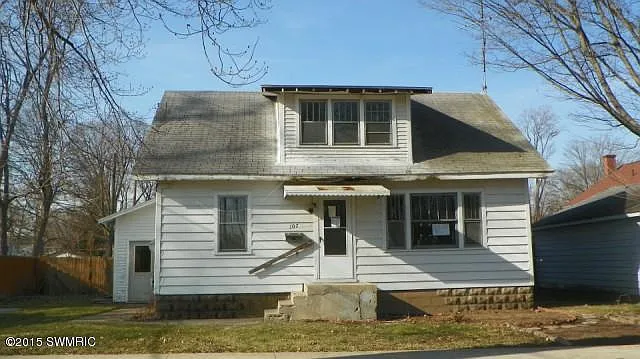 107 W Armitage St photo 1