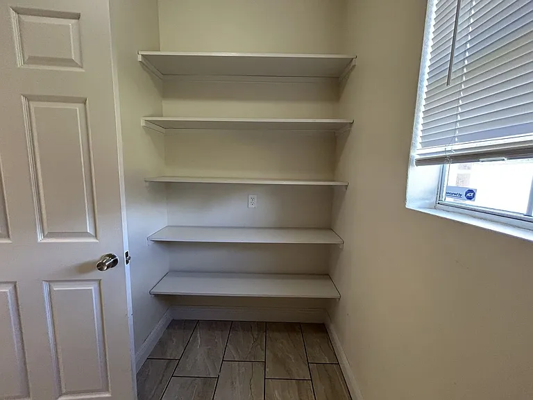 23983 Terrace Ave — Photo 2