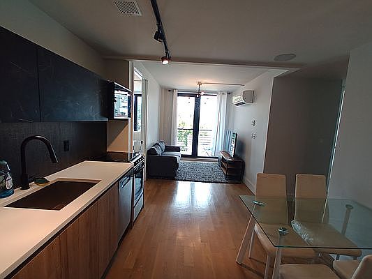4th image of 885 Rogers Ave #402