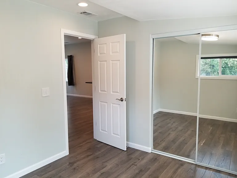343 Mae St — Photo 21