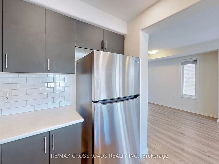 1638 Hetherington Dr — Photo 15