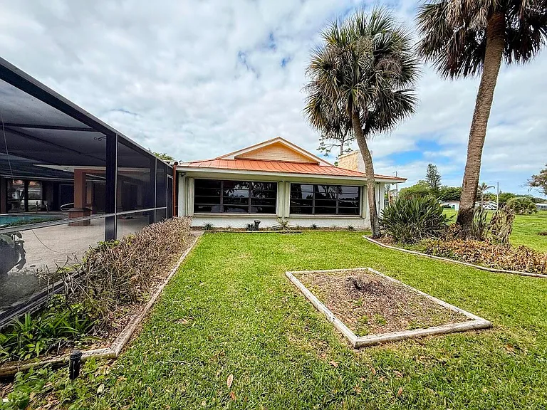 465 SE Naranja Ave — Photo 84