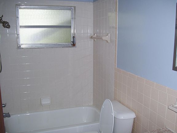 3rd image of 103 S Barbour St