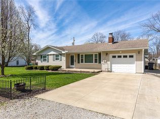 22 Country Gdns, Mattoon, IL 61938