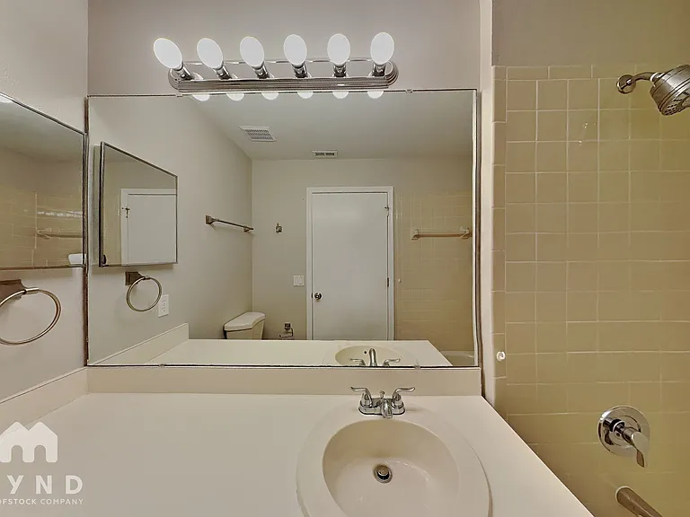 915 River Wind Ave — Photo 13