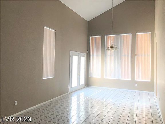 3rd image of 1016 Matagorda Ln