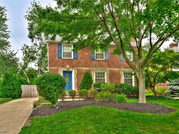 2446 Loyola Rd, University Heights, OH 44118