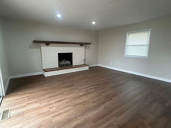 4th image of 6512 E Centennial Ave