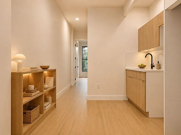 3rd image of 72 W 126th St #3B