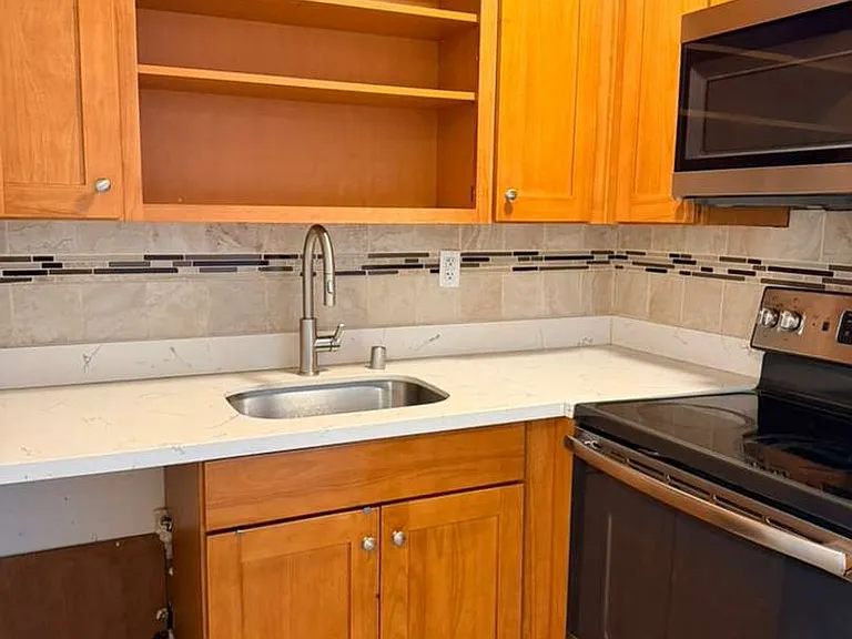 3304 Nassau St — Photo 14