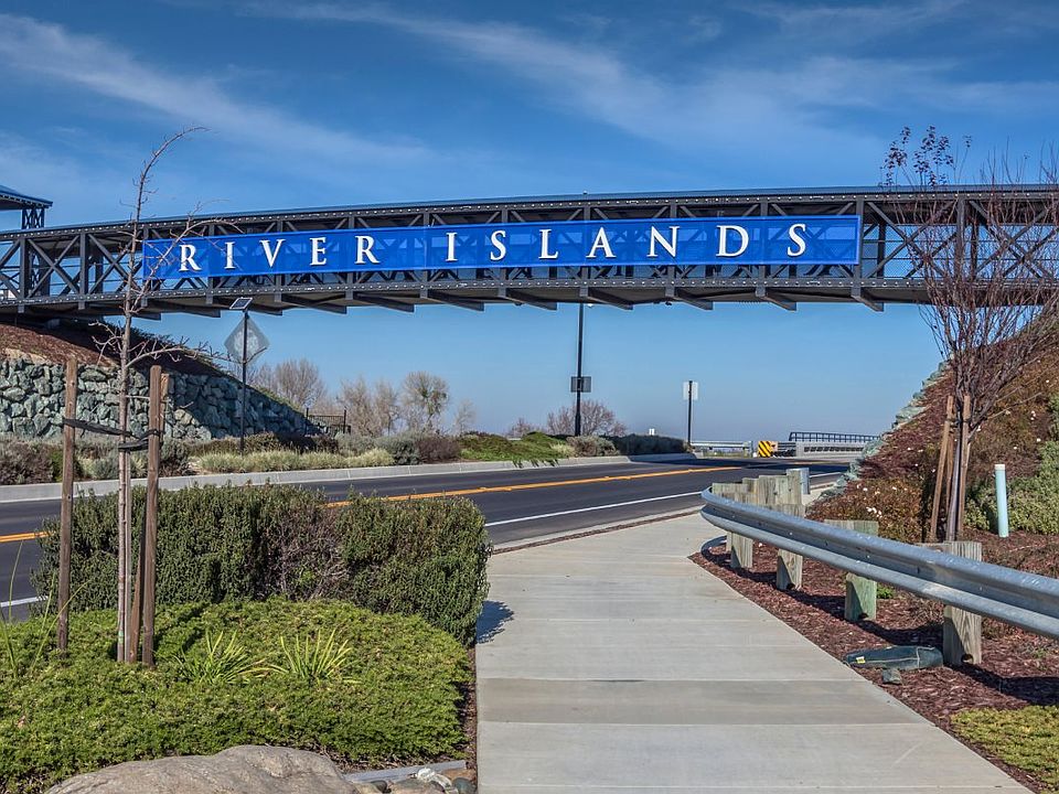 River Islands Monument Sign