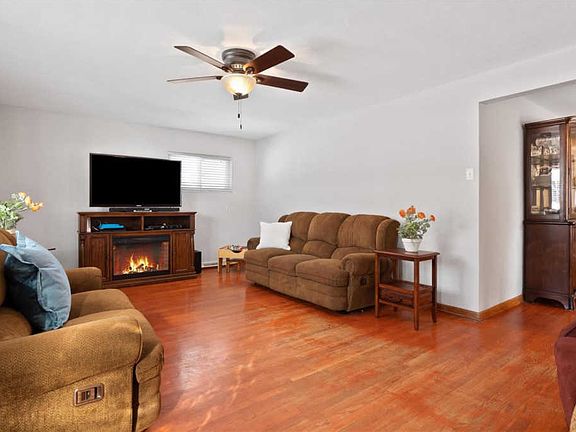 2nd image of 11023 Morrow Dr